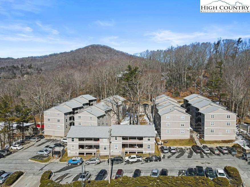 Kingswood Condominiums unit 50, Boone, NC 28607 - photo 1