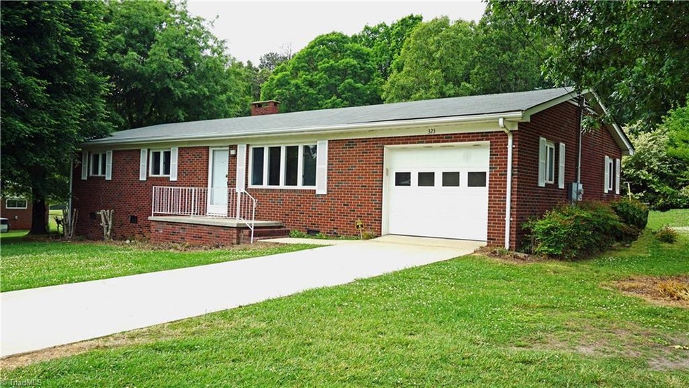 323 Ridge St, Asheboro, NC 27205 - photo 1