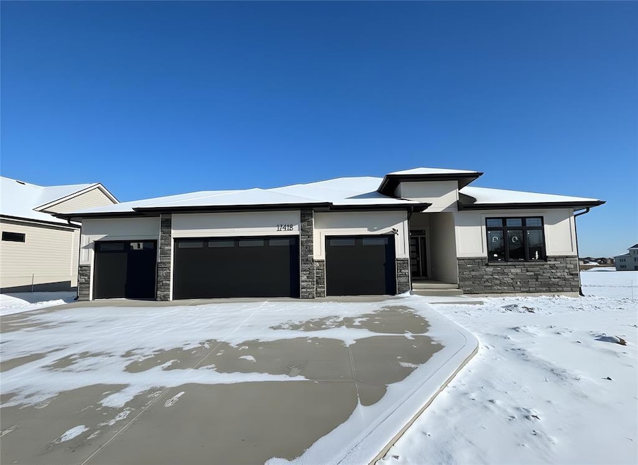 17418 N Valley Dr, Waukee, IA 50263 - photo 1