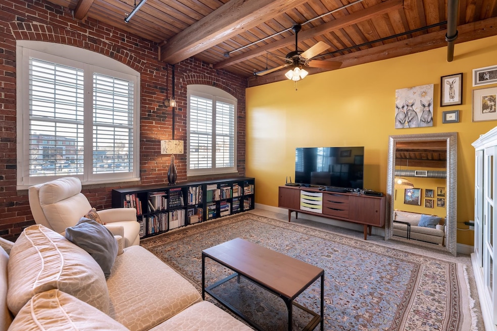 66 Landing Ln unit 313, Laconia, NH 03246 - photo 1