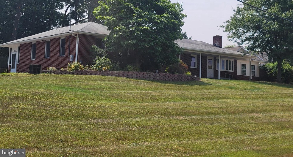 6825 White Rock Rd, Sykesville, MD 21784 - photo 1