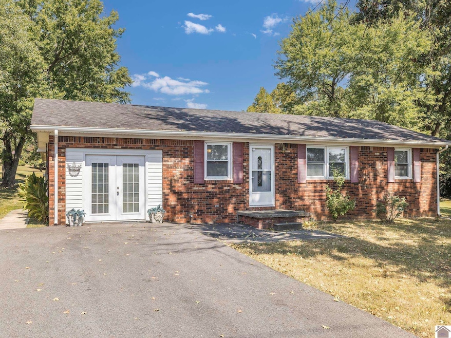 605 W Gum St unit 605 W Gum St, Marion, KY 42064 - photo 1