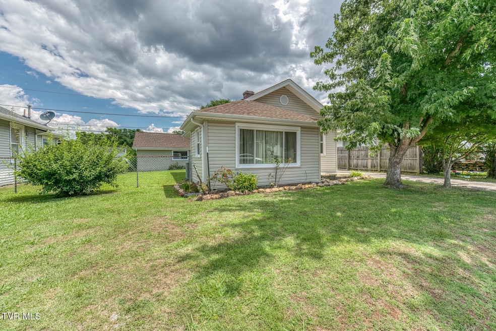 1426 E Sevier Ave-19