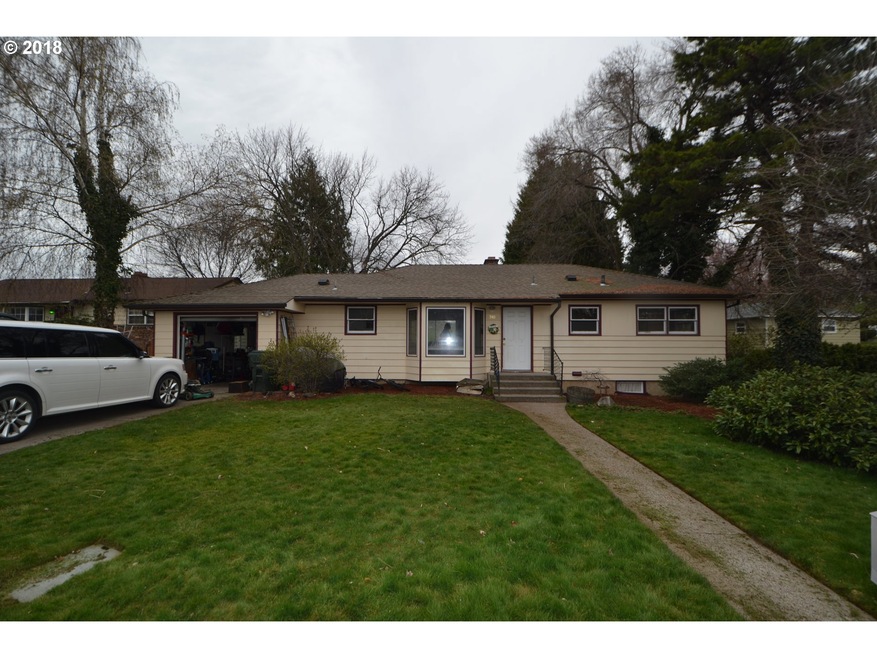 740 E 20th St, the Dalles, OR 97058 - photo 1
