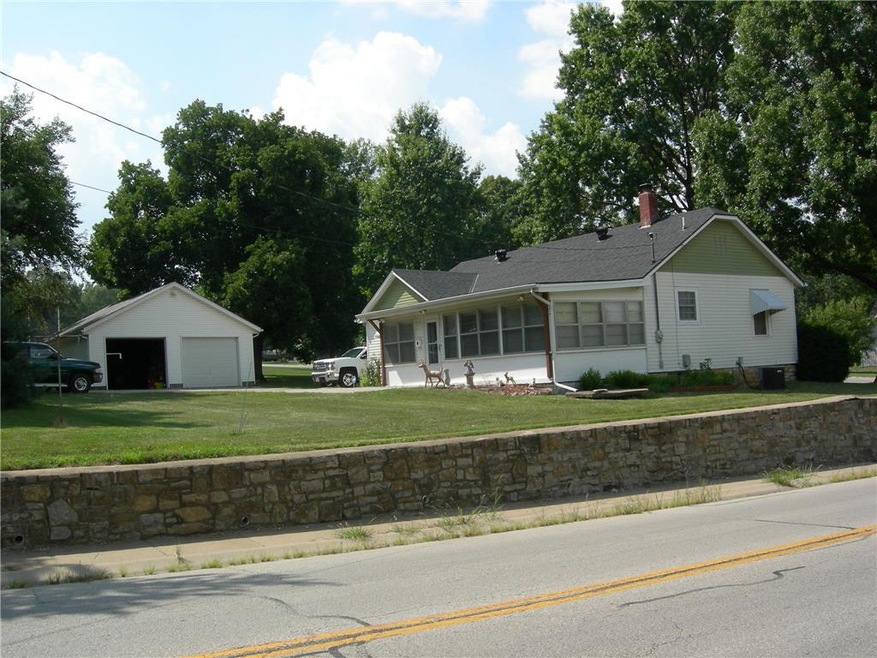 10301 W 49th St, Shawnee, KS 66203 - photo 1