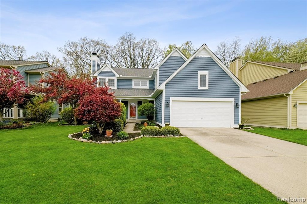 3724 Eaton Gate Ln, Auburn Hills, MI 48326 - photo 1