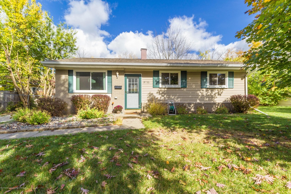 3711 Berwick Dr, Lansing, MI 48911 - photo 1