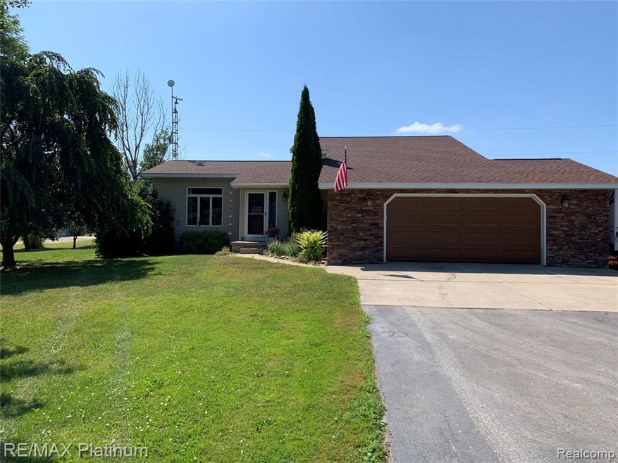 7340 van Vleet Rd, Swartz Creek, MI 48473 - photo 1