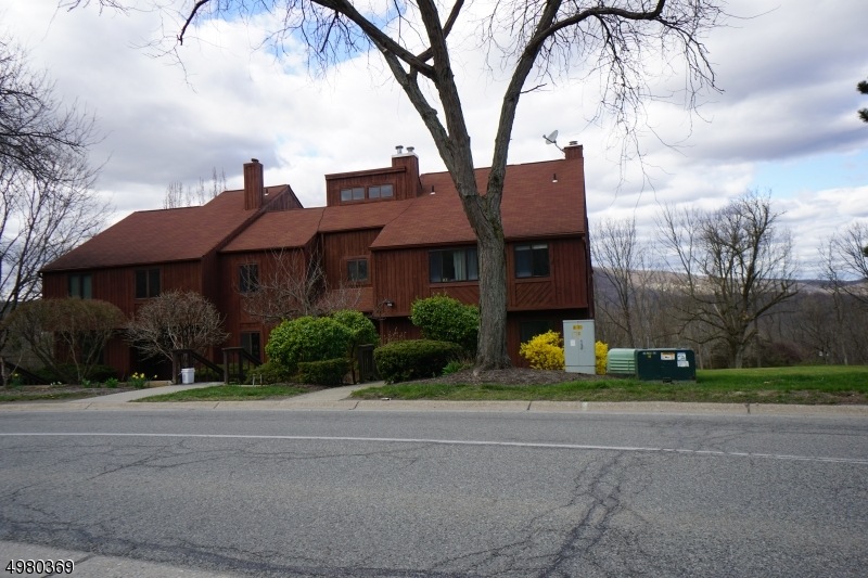 1 Stonehill Dr unit 2, Vernon, NJ 07462 - photo 1