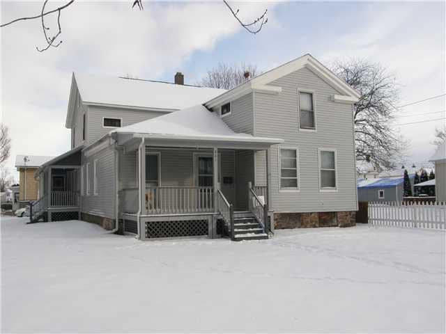 Exterior Front vinyl siding, architectural roof, g
