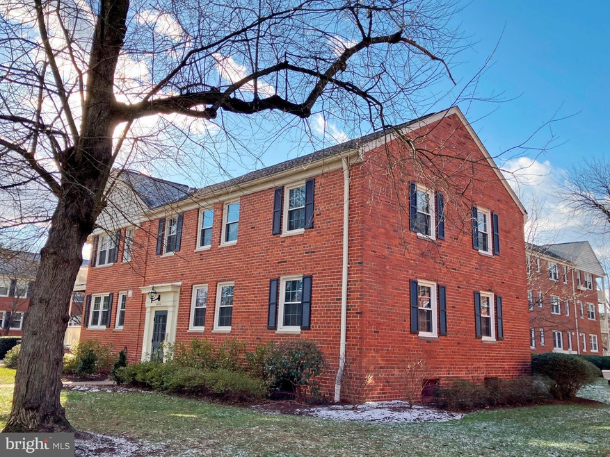 6614 Boulevard View unit A2, Alexandria, VA 22307 - photo 1