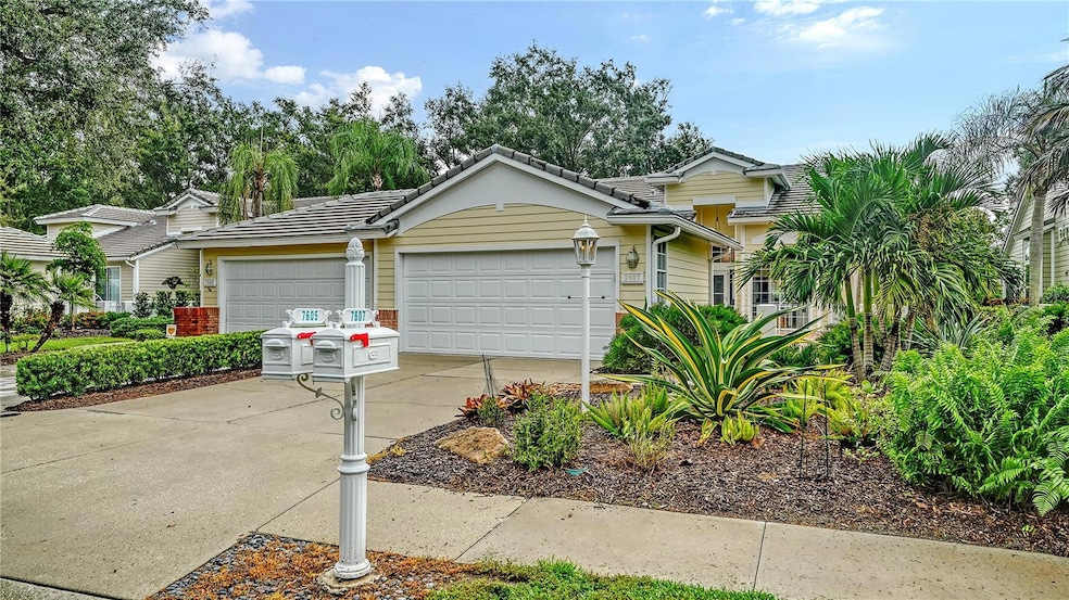 7607 Whitebridge Glen, University Park, FL 34201 - photo 1