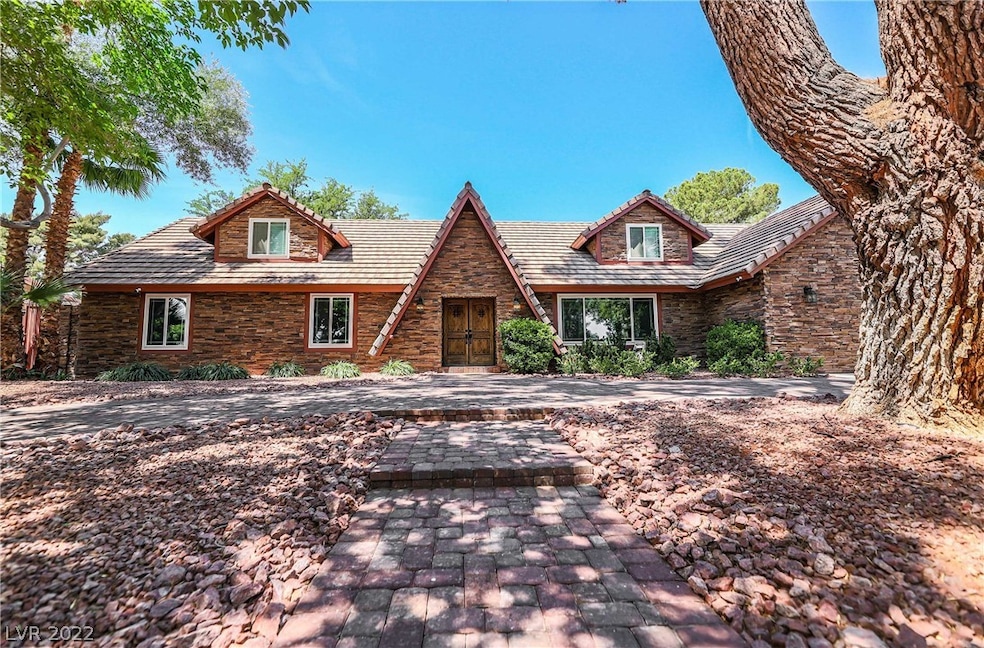 4221 W Pinecrest Cir, Las Vegas, NV 89121 - photo 1