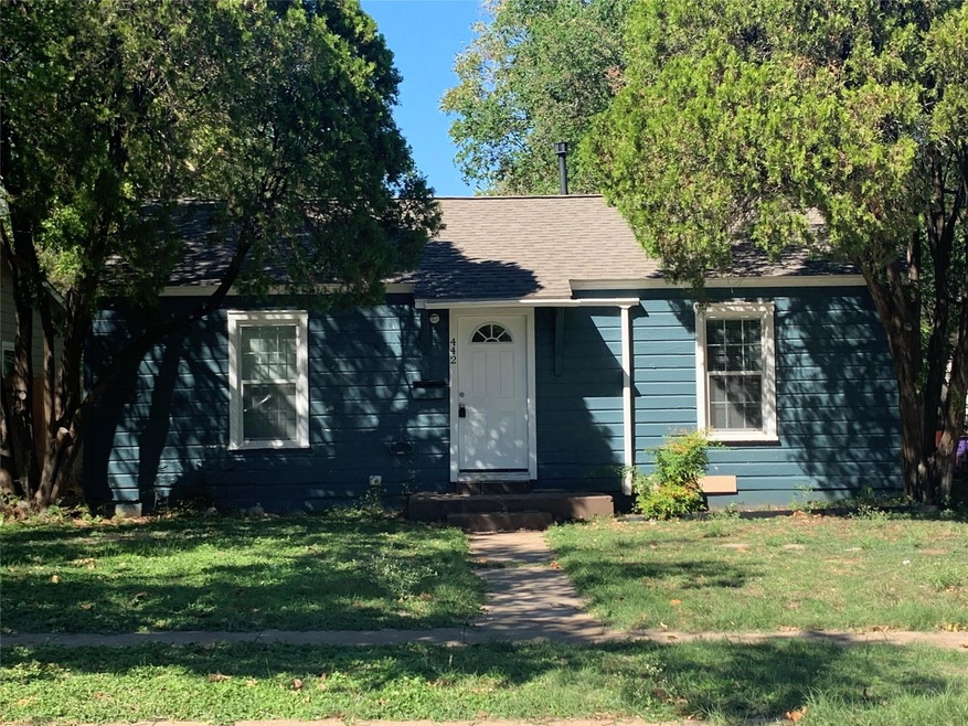 442 Bales St, Cleburne, TX 76033 - photo 1