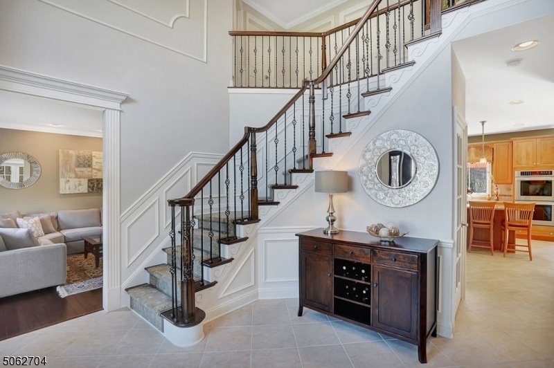 10 Hazelwood Ct, Warren, NJ 07059 - photo 1