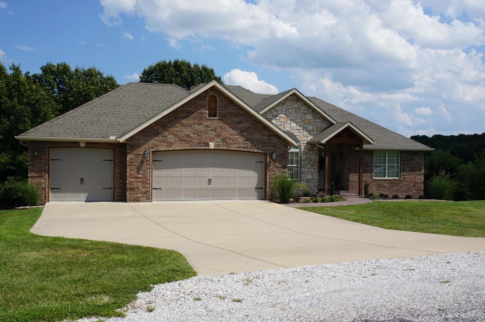 1701 S Songbird Cir, Nixa, MO 65714 - photo 1