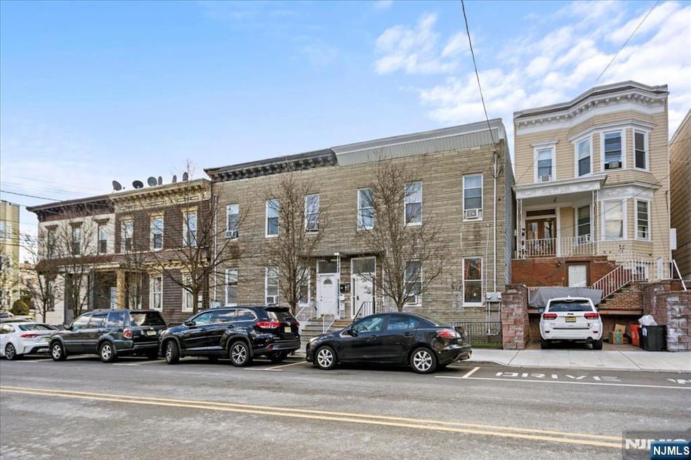 607 18th St, Union City, NJ 07087 - photo 1