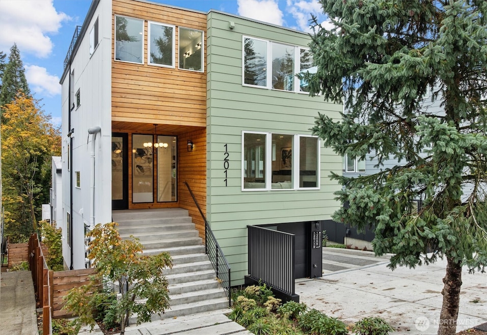 12011 36th Ave NE, Seattle, WA 98125 - photo 1