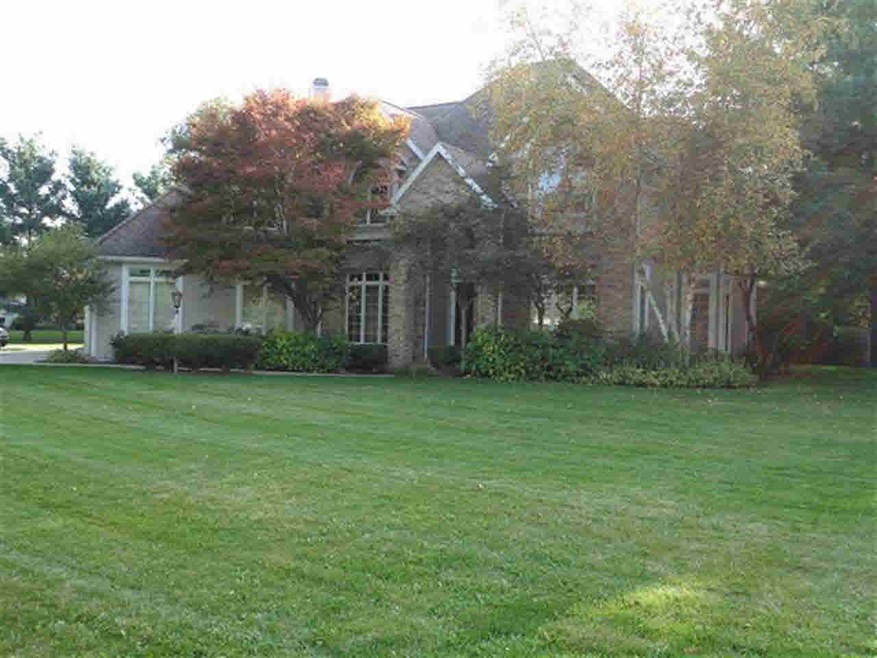 23252 Bluff Crest Dr, Elkhart, IN 46516 - photo 1