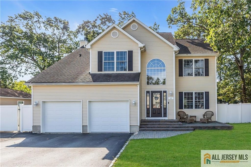 Under Contract $775,000