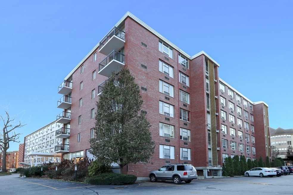 Hammond Park Condominiums unit 302, Chestnut Hill, MA 02467 - photo 1