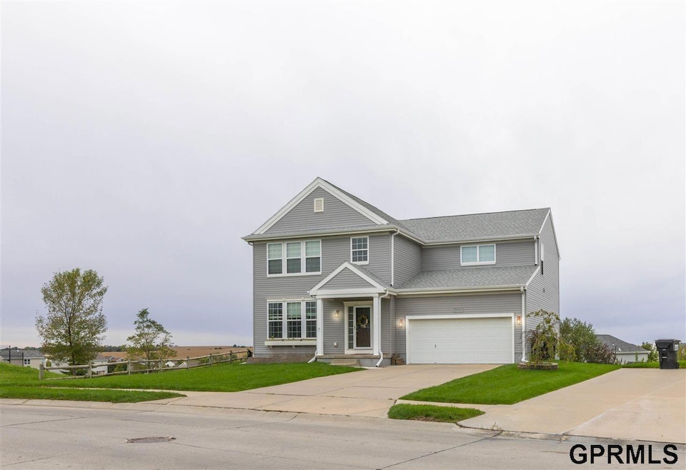 2112 Ridgeview Dr, Papillion, NE 68046 - photo 1