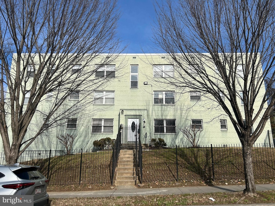4800 C St SE unit 302, Washington, DC 20019 - photo 1