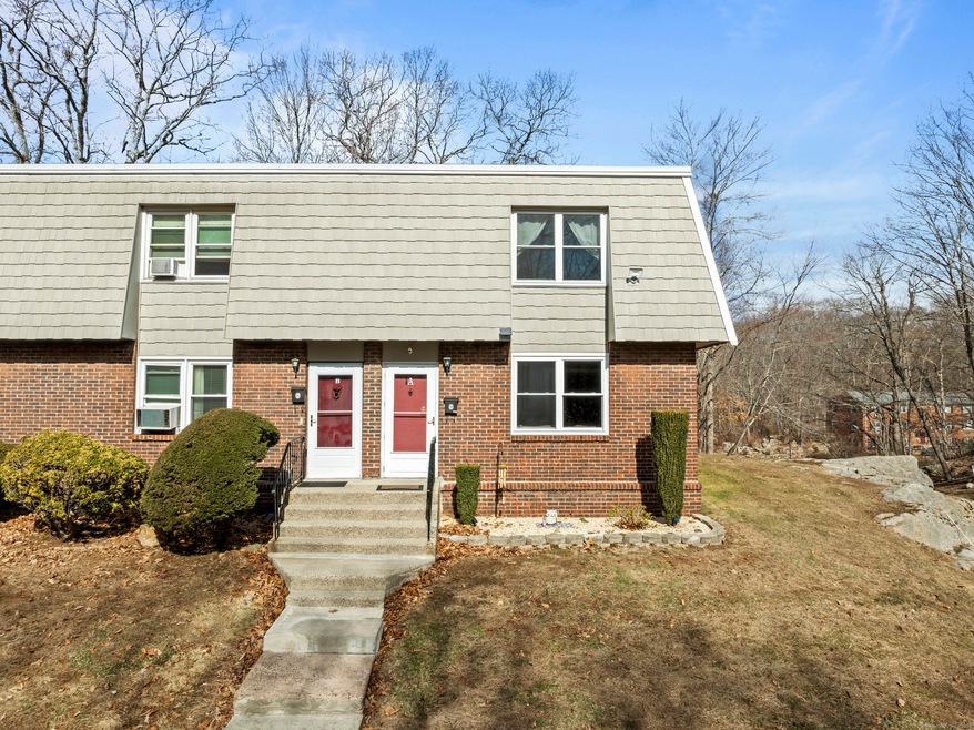 63 Briarwood Ln unit A, Branford, CT 06405 - photo 1