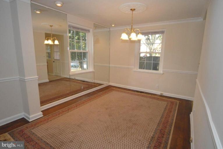 4731 31st St S, Arlington, VA 22206 - photo 1