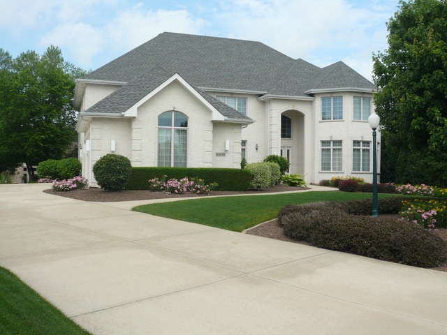 Side load 3 car garage