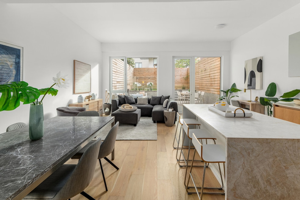 Pending $2,990,000 • Co-Listing Agent