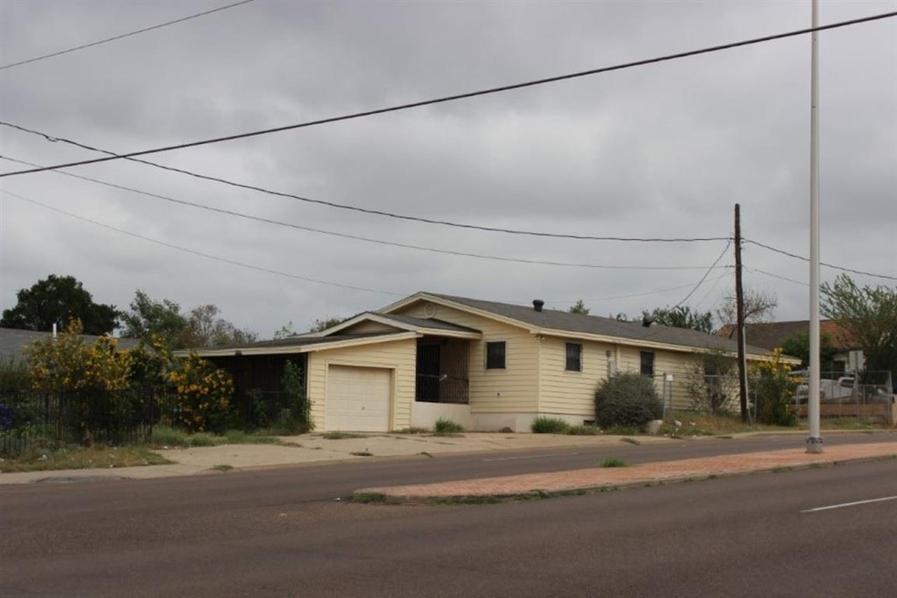 2301 Marcella Ave, Laredo, TX 78040 - photo 1