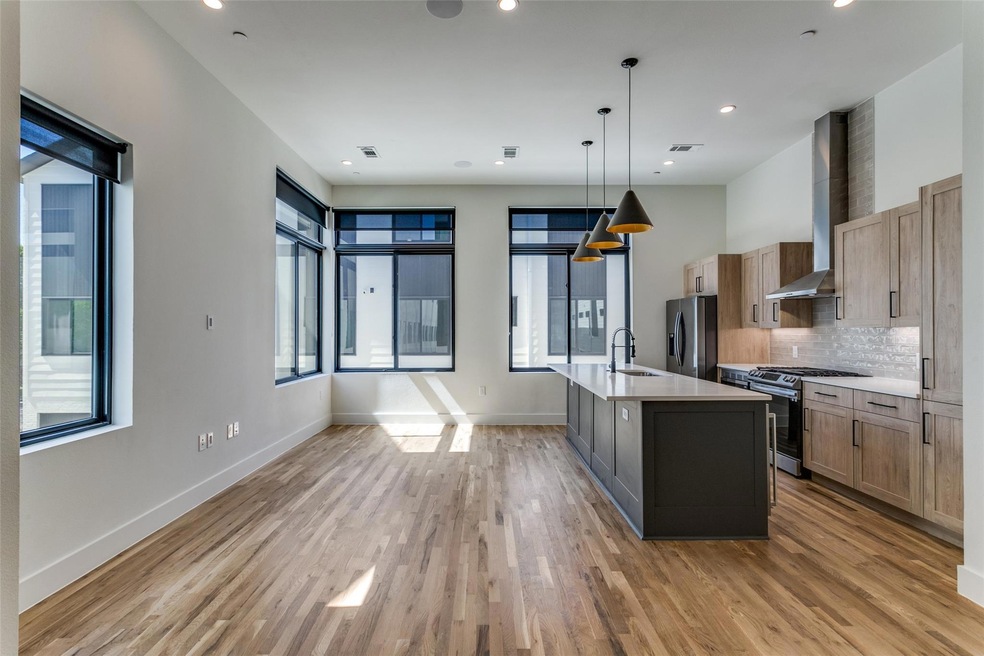 5609 Live Oak St unit 301, Dallas, TX 75206 - photo 1