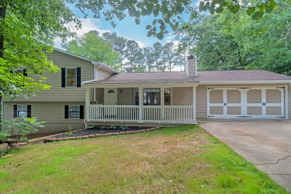 Welcome home to charming Waverly Woods!