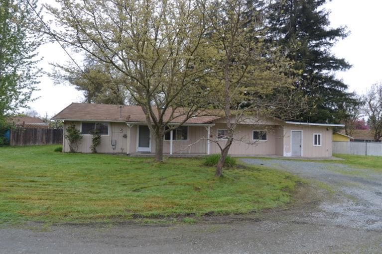 54 SW Eastern Ave, Grants Pass, OR 97526 - photo 1