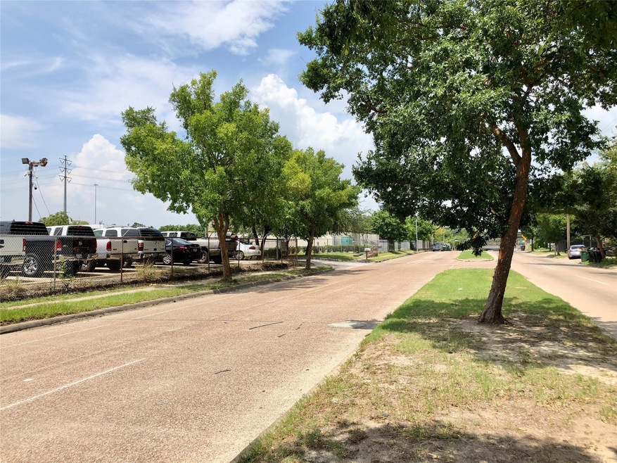 0 E Crosstimbers St unit 79722014, Houston, TX 77022 - photo 1