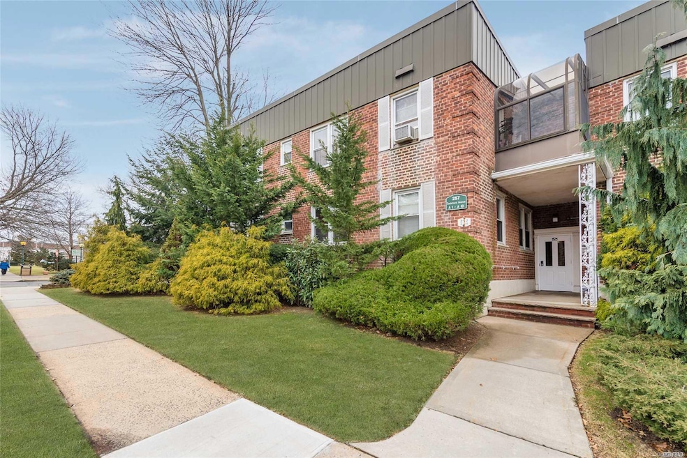 257 Cedarhurst Ave unit A6, Cedarhurst, NY 11516 - photo 1