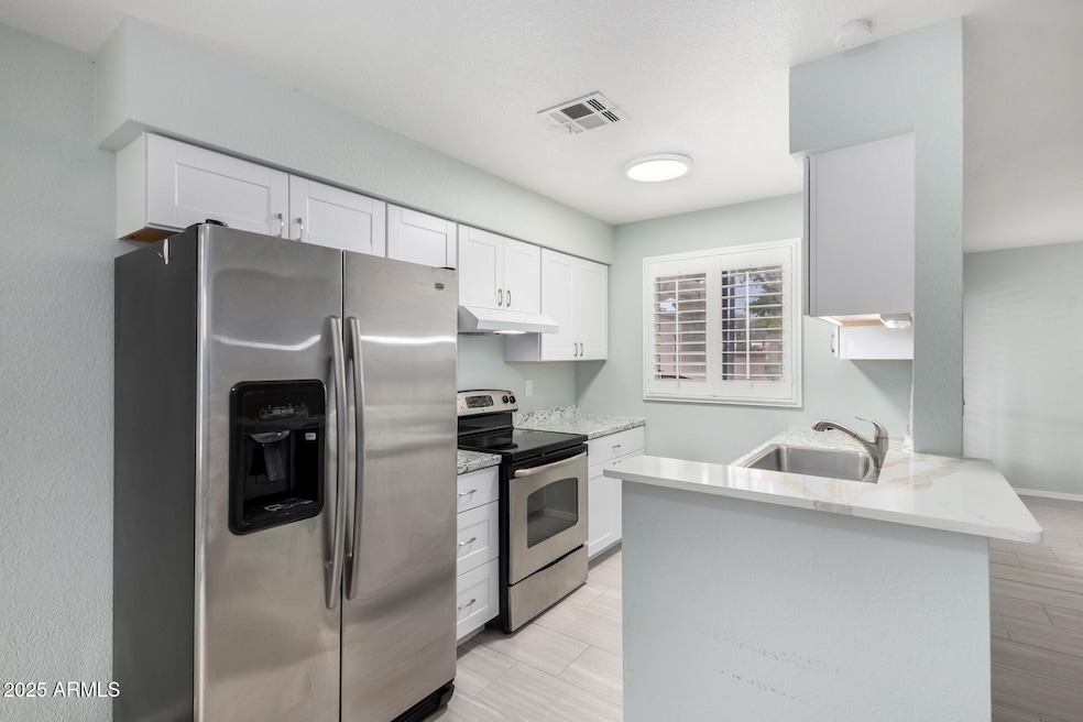 97 N Cooper Rd unit 84, Chandler, AZ 85225 - photo 1