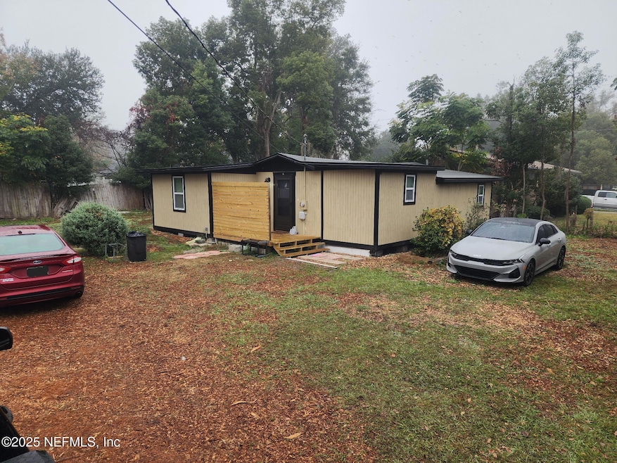 403 S Highland Ave, Green Cove Springs, FL 32043 - photo 1