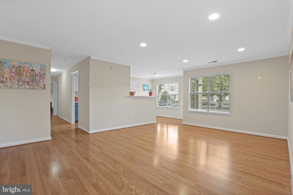 11014 Koman Cir unit 104, Manassas, VA 20109 - photo 1