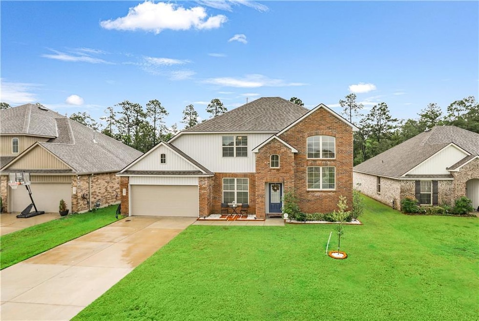 Stately Curb appeal