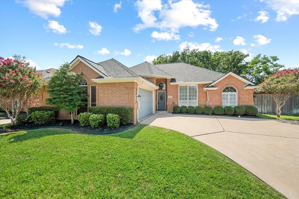 2713 Fox Glenn Ct, Hurst, TX 76054 - photo 1