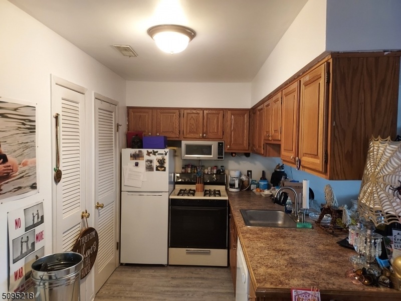 22 Wimbledon Dr unit 7, Vernon, NJ 07462 - photo 1