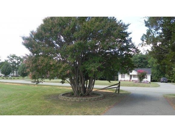 2563 Foxfire Ln, Burlington, NC 27217 - photo 1