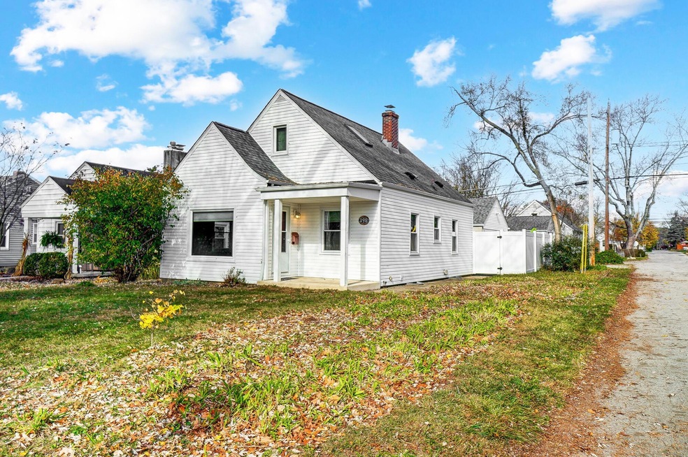 398 E Beechwold Blvd, Columbus, OH 43214 - photo 1