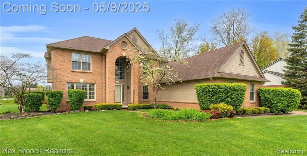Welcome to 1021 Oak Tree Drive
