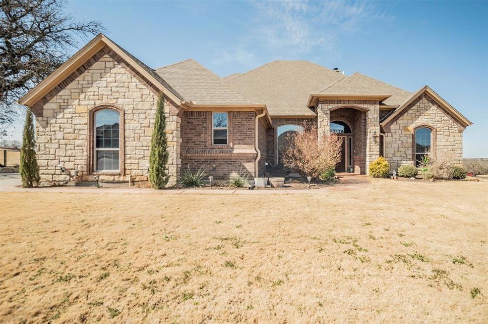 162 Ellis Spring Dr, Weatherford, TX 76085 - photo 1