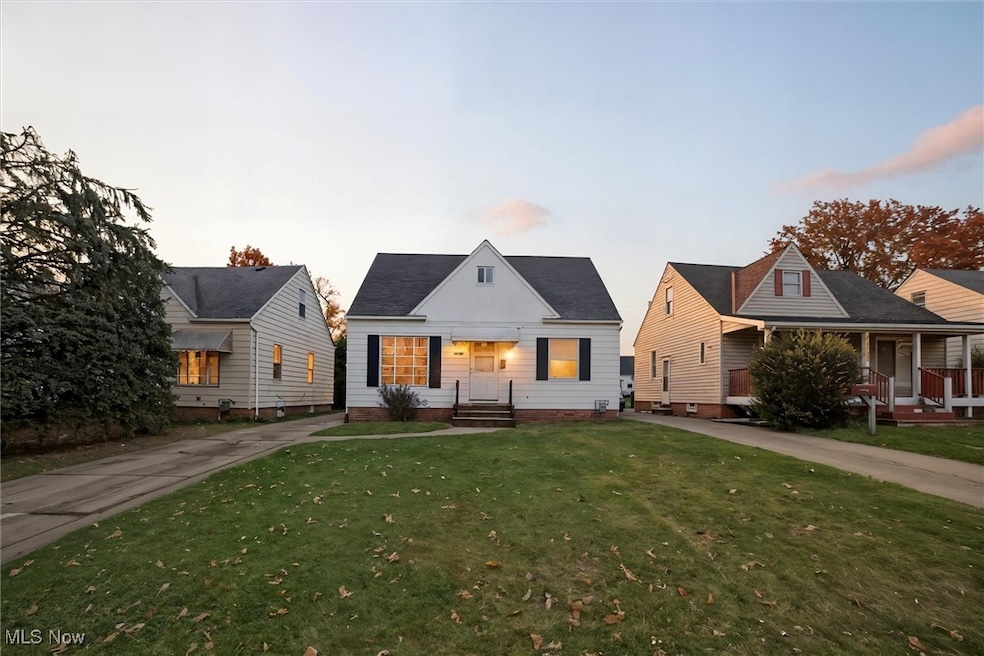 14817 Brunswick Ave, Maple Heights, OH 44137 - photo 1