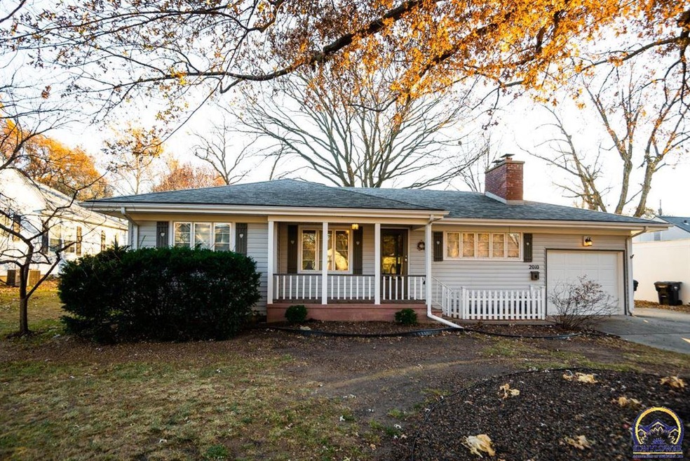 2010 SW Collins Ave, Topeka, KS 66604 - photo 1