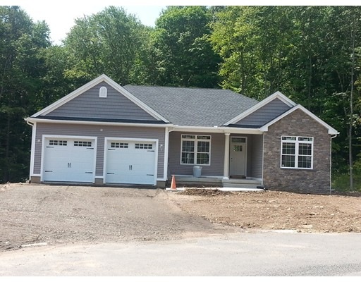 4 Michelle Ln, Holyoke, MA 01040 - photo 1